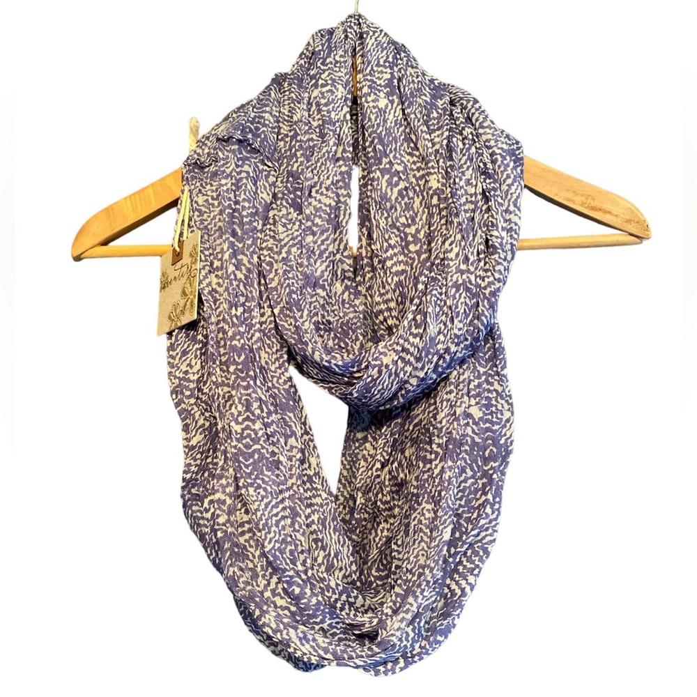 Aventura Danita Infinity Scarf